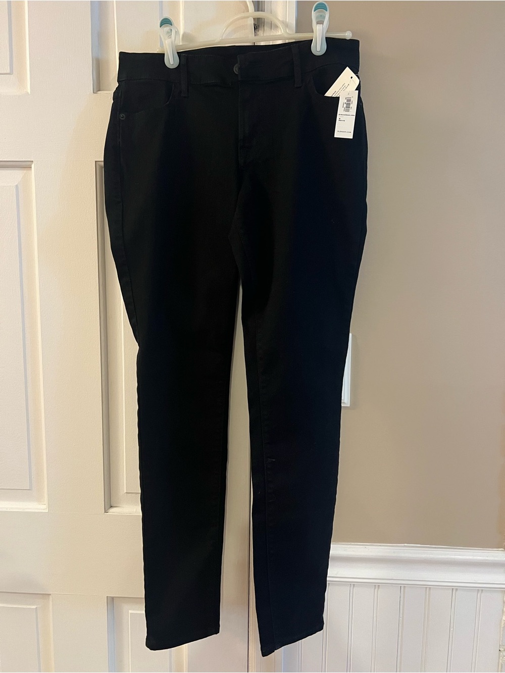 NWT- Old Navy woman’s Black Petite High-Rise Pants size 8 petite